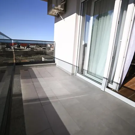 Basic アパート *